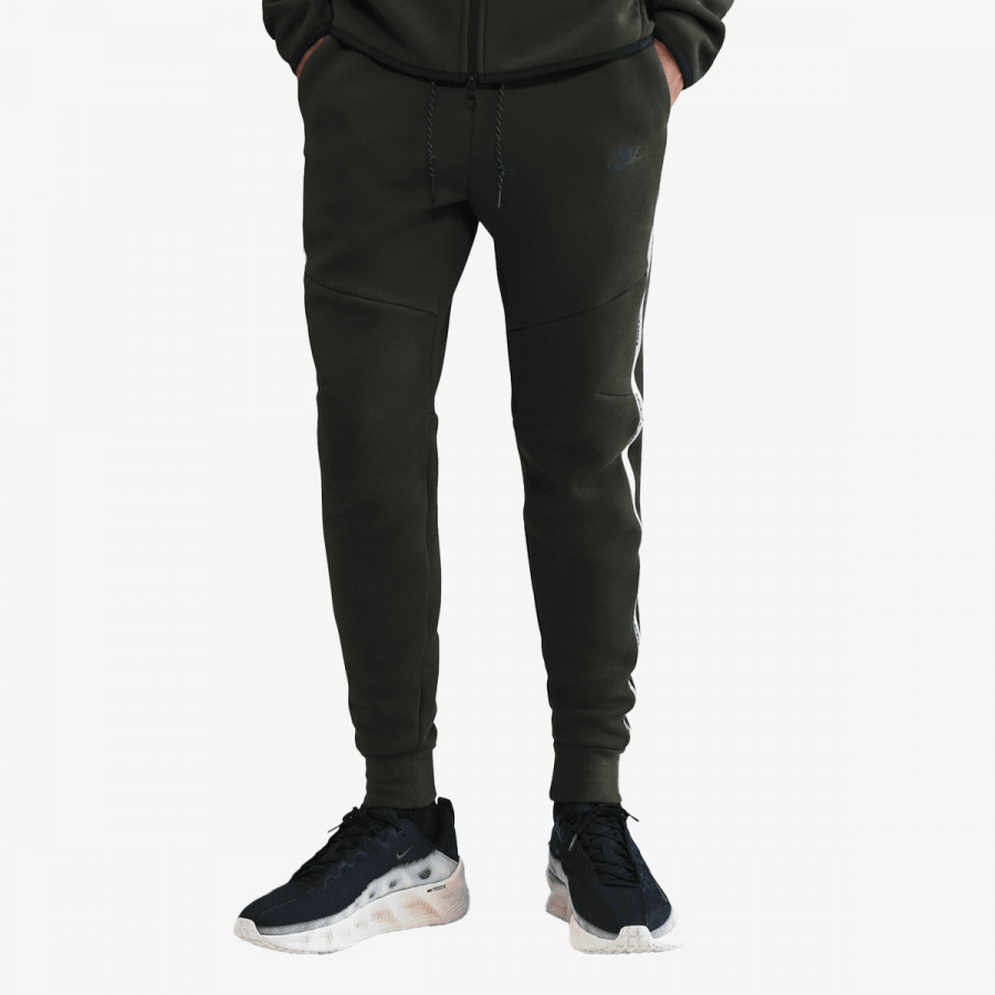 NIKE Pantaloni de trening M NK TECH FLC JGGR PANT REFLEC 