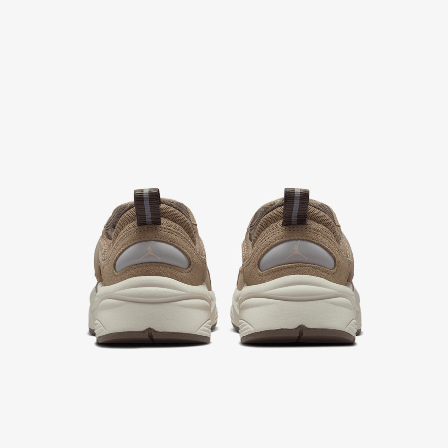 NIKE Pantofi Sport WMNS JORDAN TRUNNER O/S 