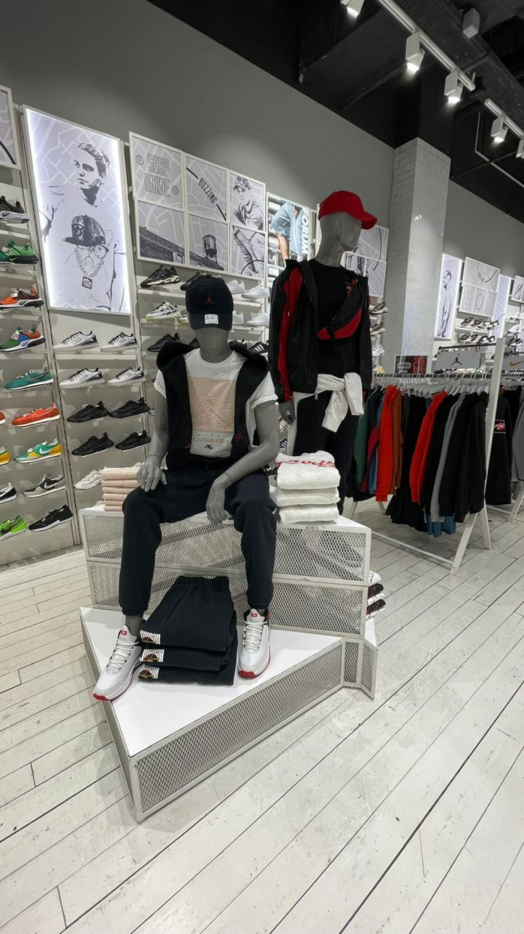 B-MM - Buzz Mega Mall