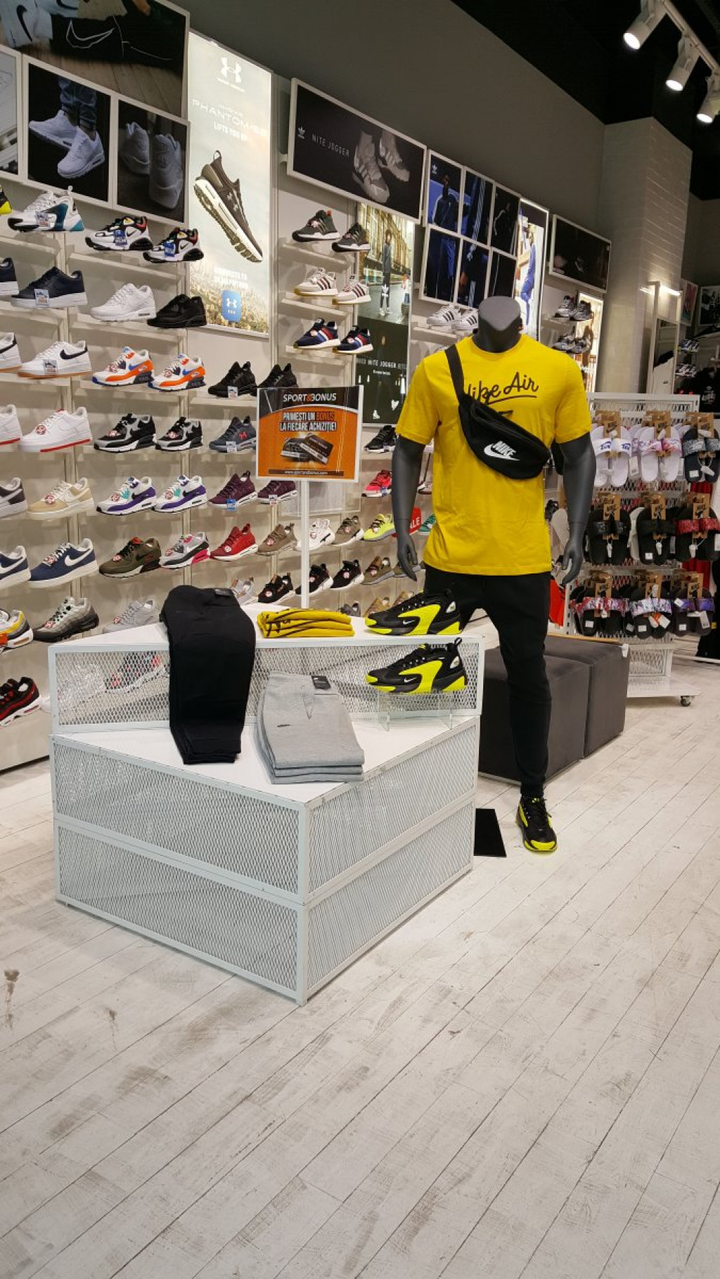 B-BAN - Buzz Baneasa